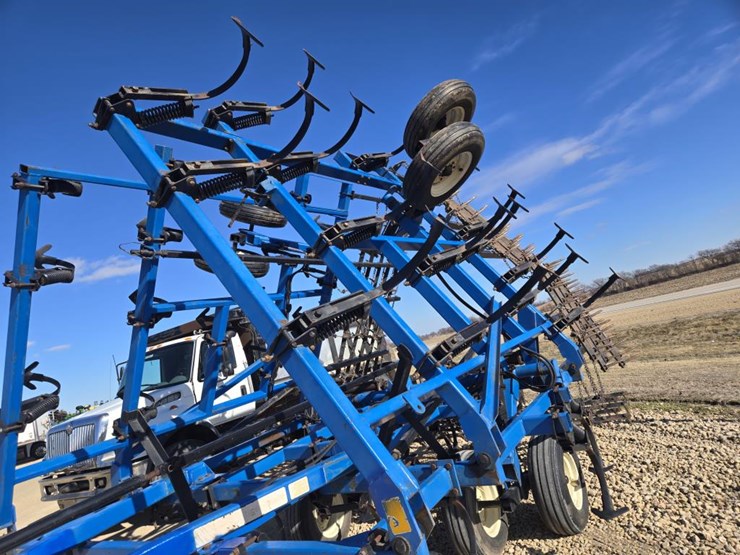 #279-•-1992-dmi-28'-tigermate-field-cultivator-image-5