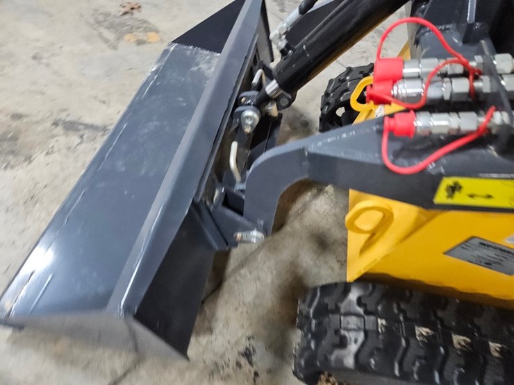 #691-•-2026-zjg-zj380-mini-skid-steer-image-11