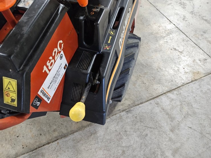 ditch-witch-1820-image-22