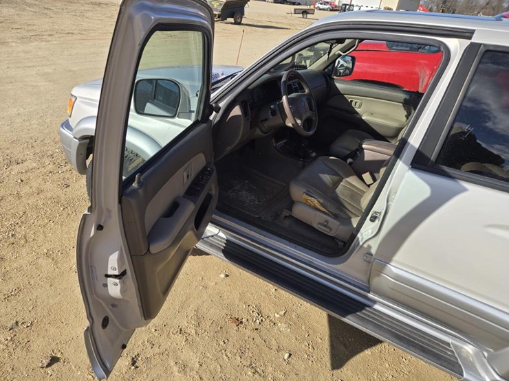 2000-toyota-4-runner-limited-image-18