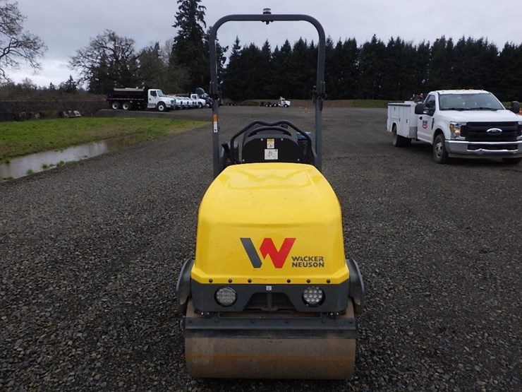 wacker-neuson-d-12-tandem-vibratory-roller-image-2