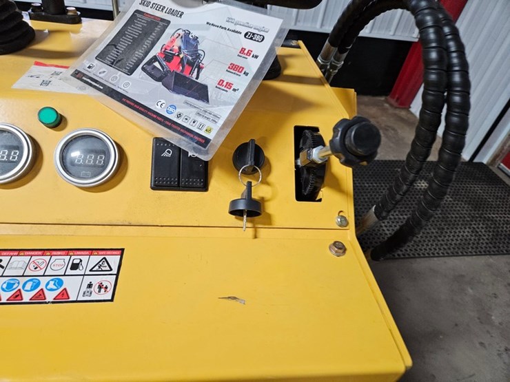 #690-•-2026-zjg-zj380-mini-skid-steer-image-18