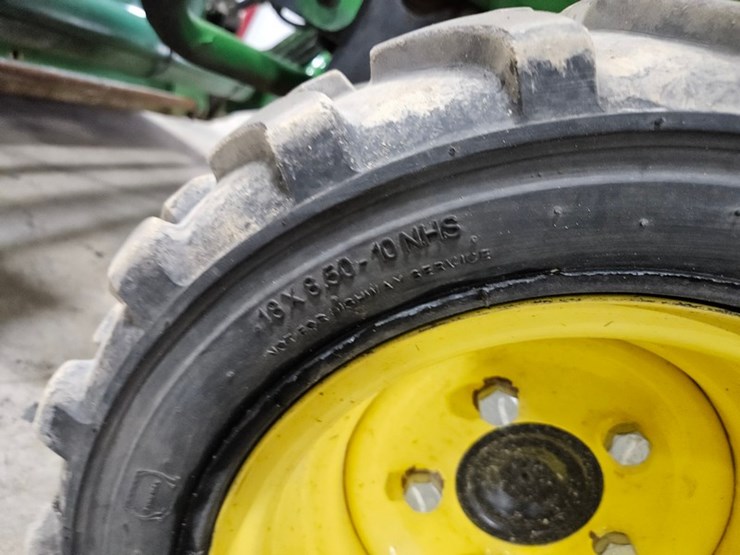 2018-john-deere-1025r-image-38