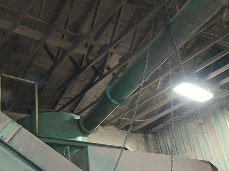 #260-•-step-ladder-and-chain-hoist-image-3