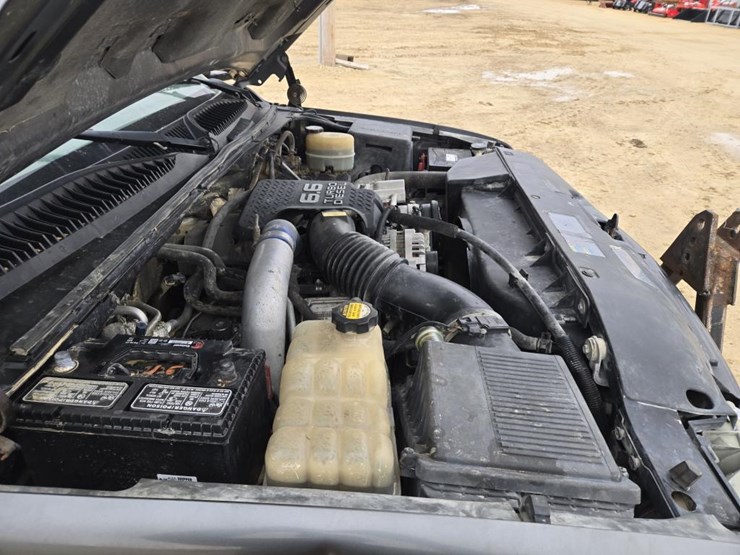 2001-chevrolet-k2500-image-22