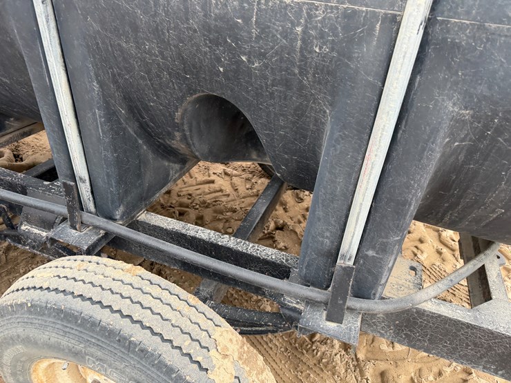 #41261-•-kbh-1000-gallon-fuel-wagon-image-22