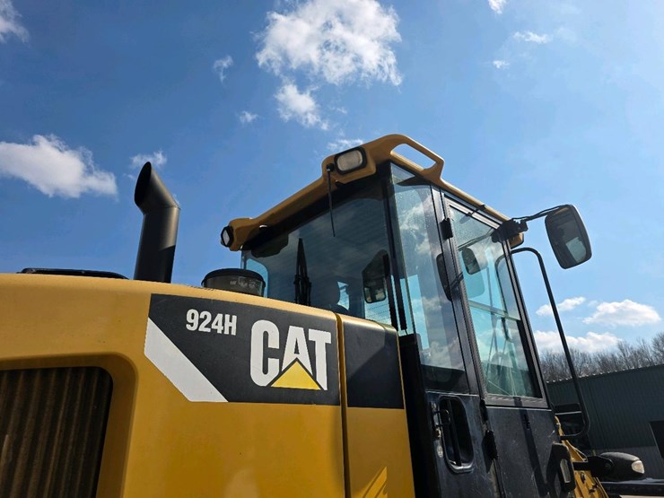 2011-caterpillar-924h-image-41