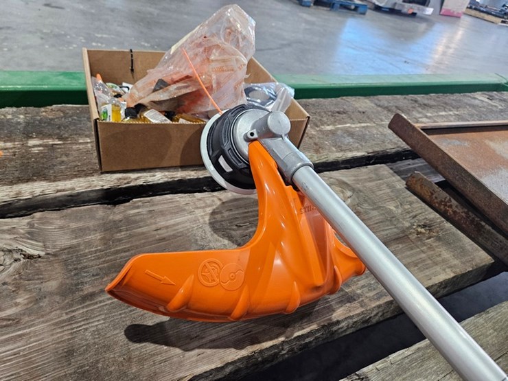 #649-•-2025-stihl-fs70r-string-trimmer-image-8