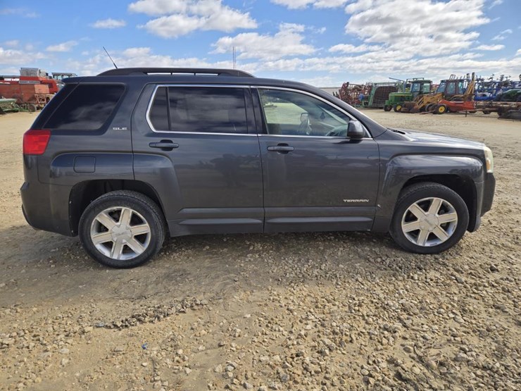 2011-gmc-terrain-sle-image-8