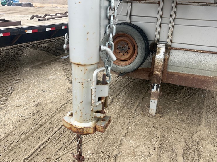 2012-titan-trailer-image-27