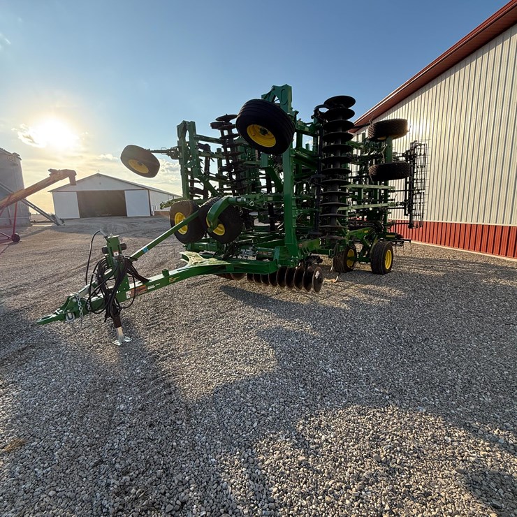 2022 JOHN DEERE 2330