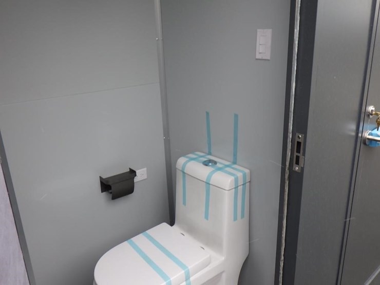 double-stall-portable-toilet-image-9