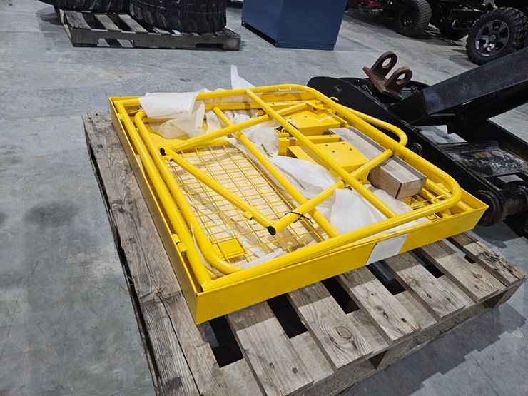 #658-•-2026-vevor-pallet-fork-safety-basket-image-8