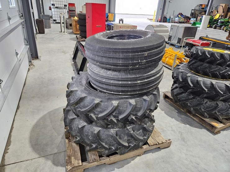 #709-•-tractor-tire-and-rim-set-image-1