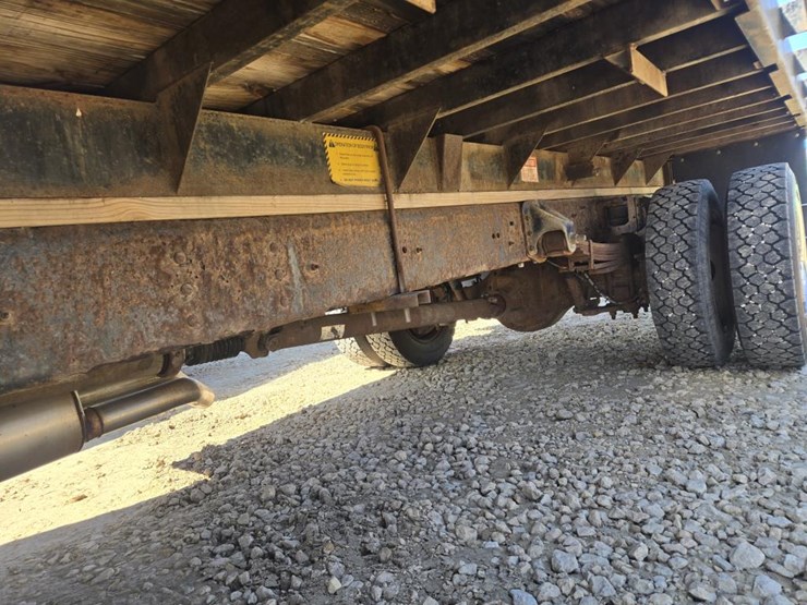 2003-gmc-topkick-image-15