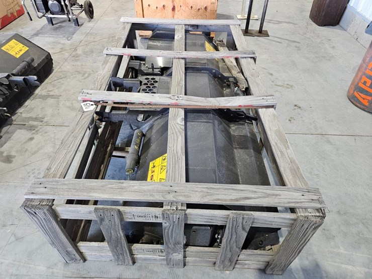 #670-•-bobcat-72"-front-mount-flail-mower-image-2