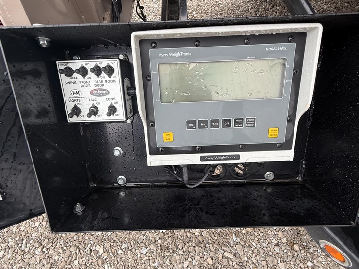 j&m-lc290-t/a-seed-tender-image-20