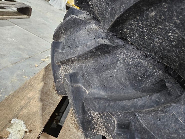 #710-•-galaxy-agri-trac-ii-tractor-tire-and-rim-set-image-13