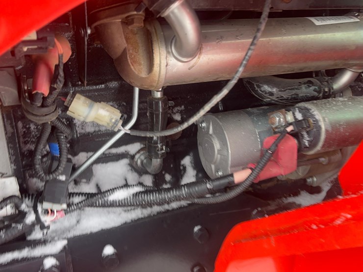 kioti-rx8320-power-shuttle-tractor-with-loader-image-32