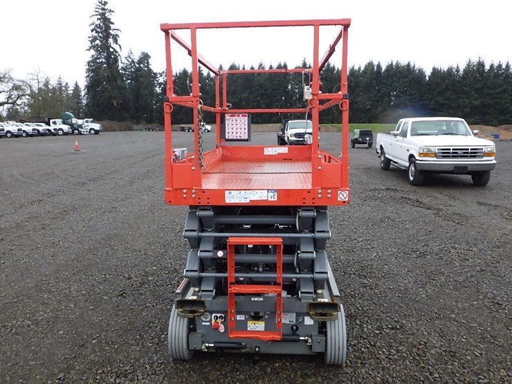 2017-skyjack-sj4632-scissor-lift-image-6