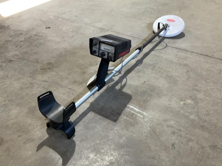 #106-•-fisher-metal-detector-image-1