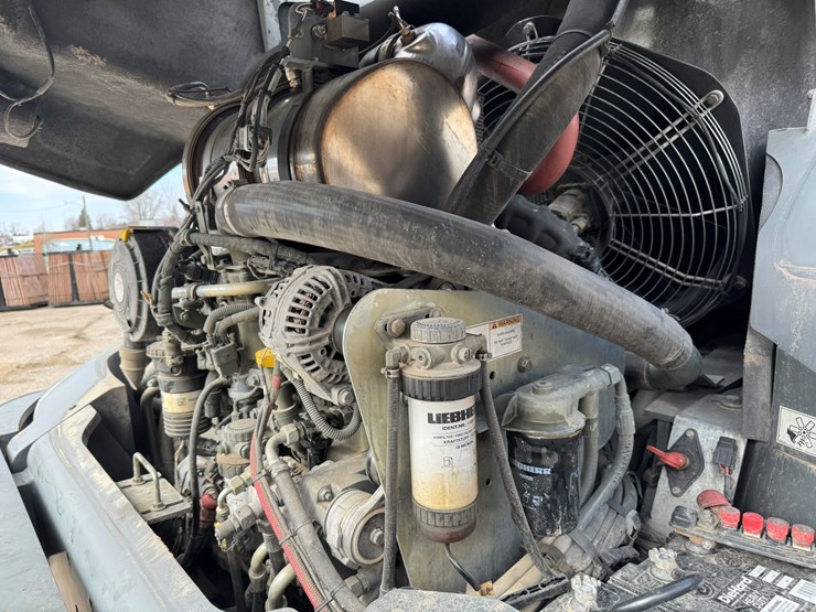 #3277-•-2016-liebherr-542-wheel-loader-w/-plow-and-chains-image-42