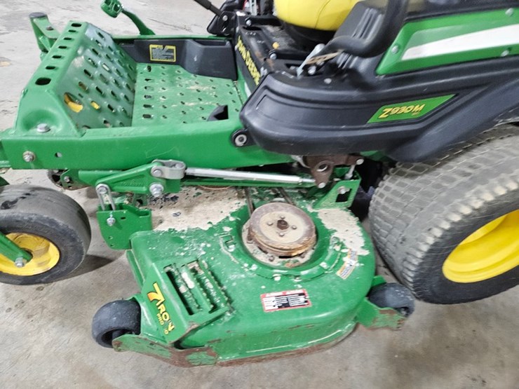 2015-john-deere-z930m-efi-image-11