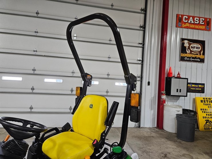 2024-john-deere-1025r-image-33