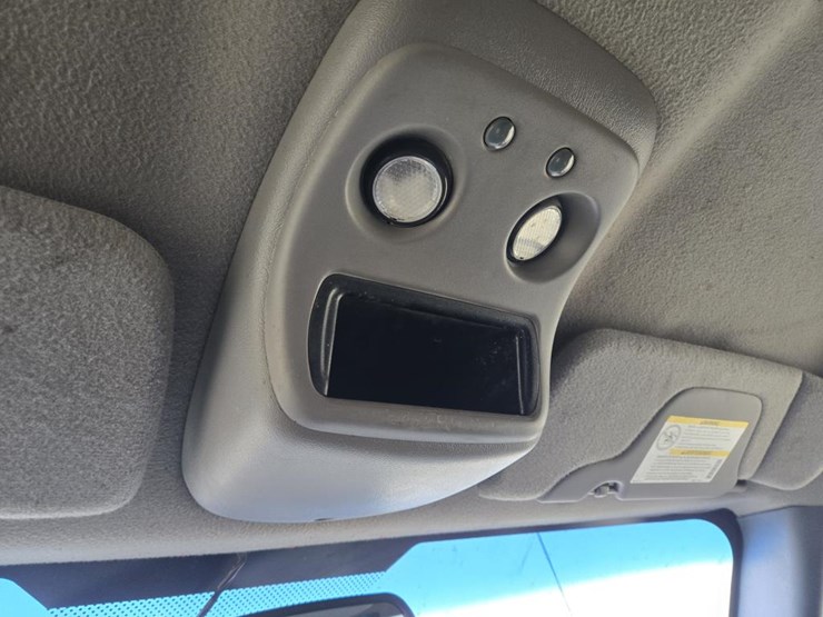 2001-chevrolet-k2500-image-29