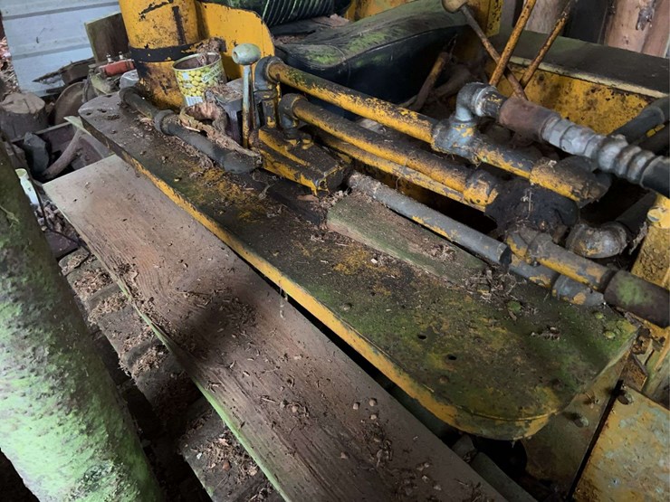 caterpillar-fifteen-image-19