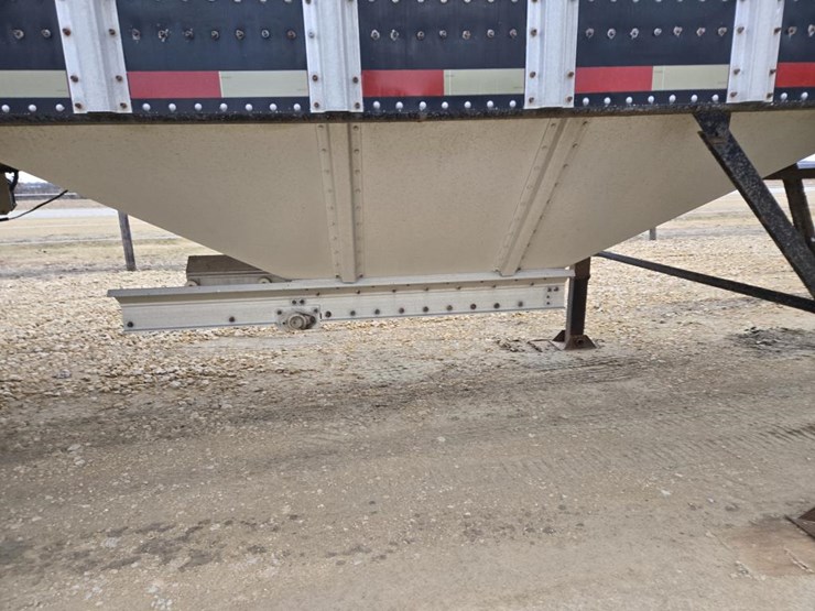 2004-merritt-grain-hopper-image-8