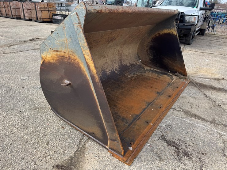 #3277-•-2016-liebherr-542-wheel-loader-w/-plow-and-chains-image-58