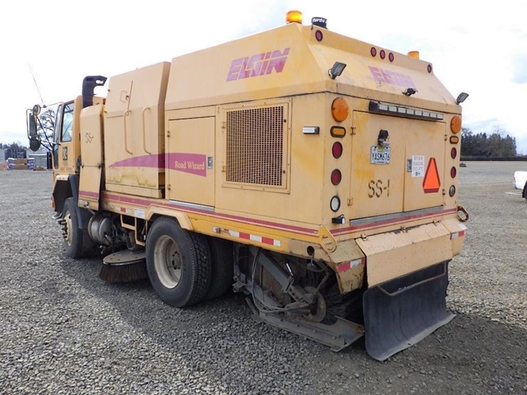 2005-elgin-sc-8000-s/a-street-sweeper-image-7