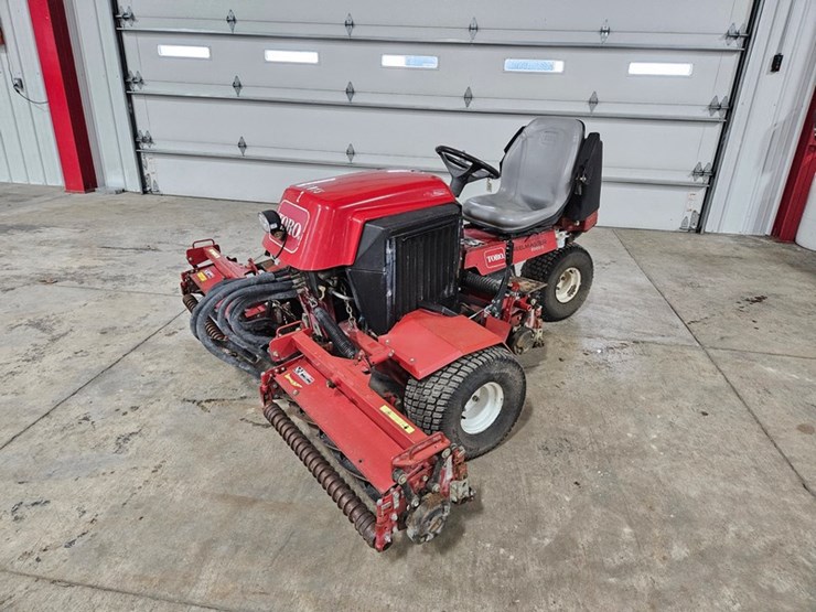 2000-toro-reelmaster-2000d-image-1