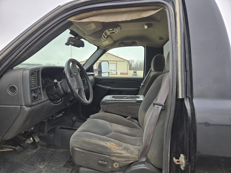 #50-•-2006-chevroley-k2500-hd-truck-image-17