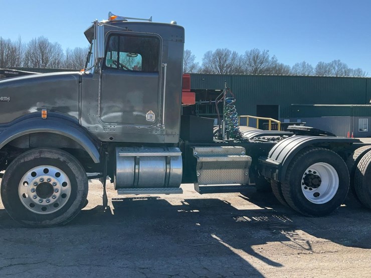 1999-kenworth-t800b-image-2