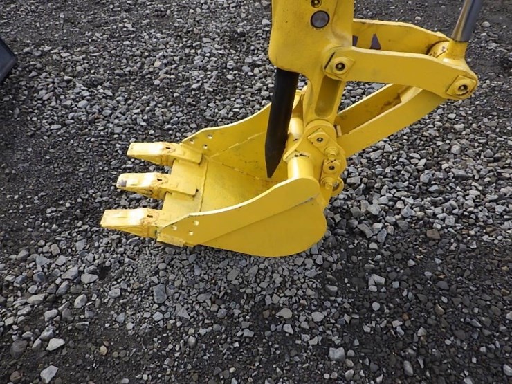 komatsu-pc12uu-image-21