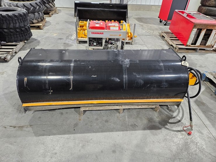 #657-•-2026-giyi-72"-box-broom-image-8