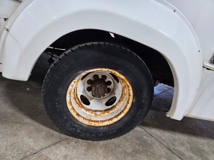 2012-ford-e350-image-36