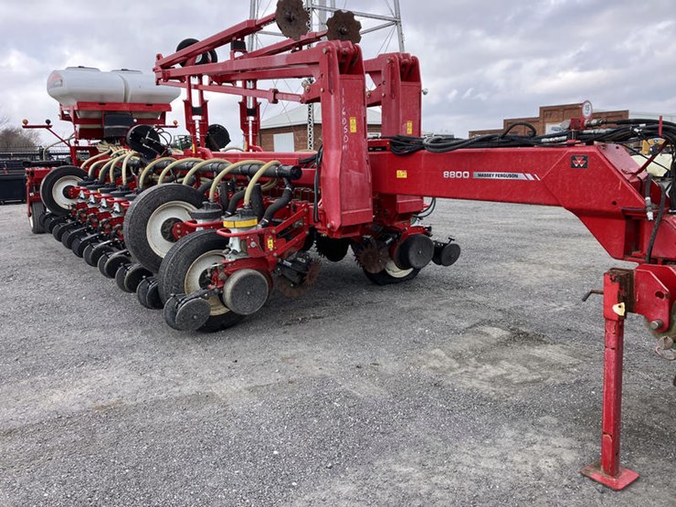 massey-ferguson-8800-image-1