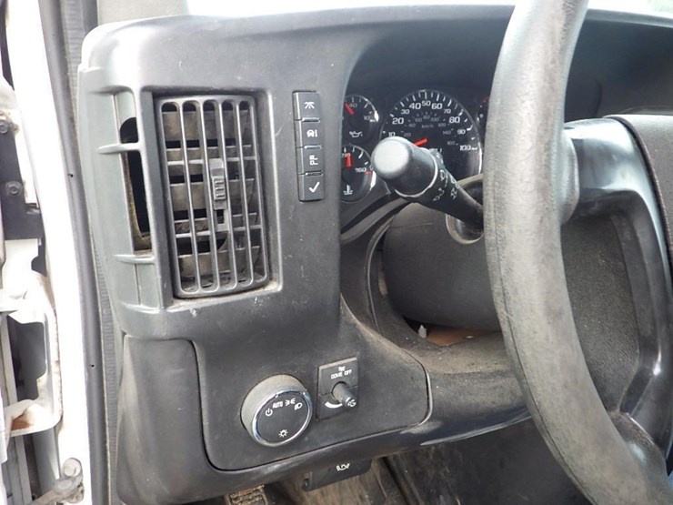 2014-gmc-savana-11'-s/a-cargo-van-image-31