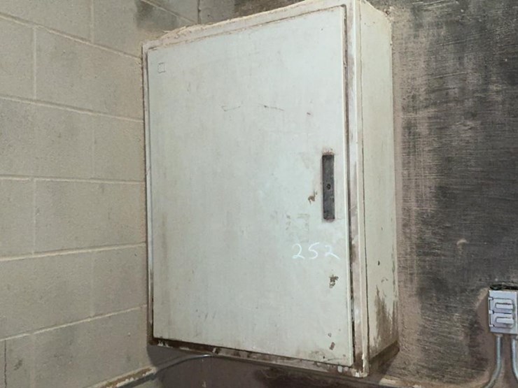 #252-•-storage-cabinet-and-parts-image-2