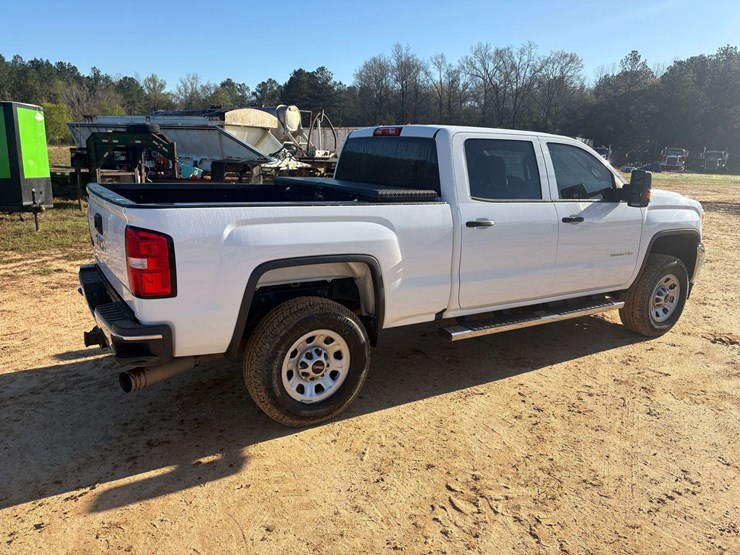 2019-gmc-2500-image-3