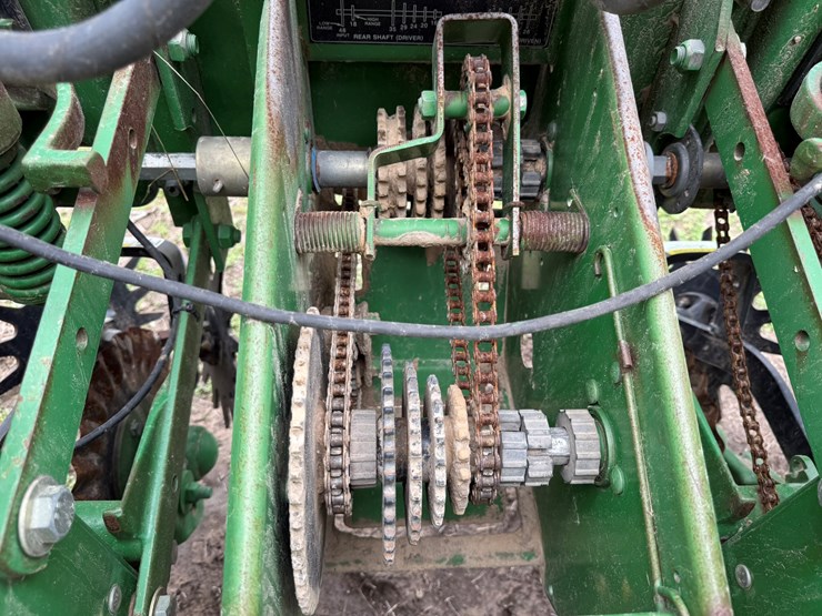 john-deere-1700-image-24