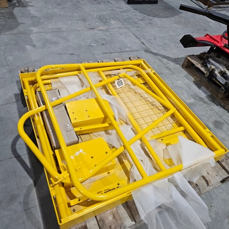 #658 • 2026 Vevor Pallet Fork Safety Basket