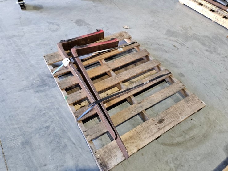 #667-•-42"-pallet-forks-image-3