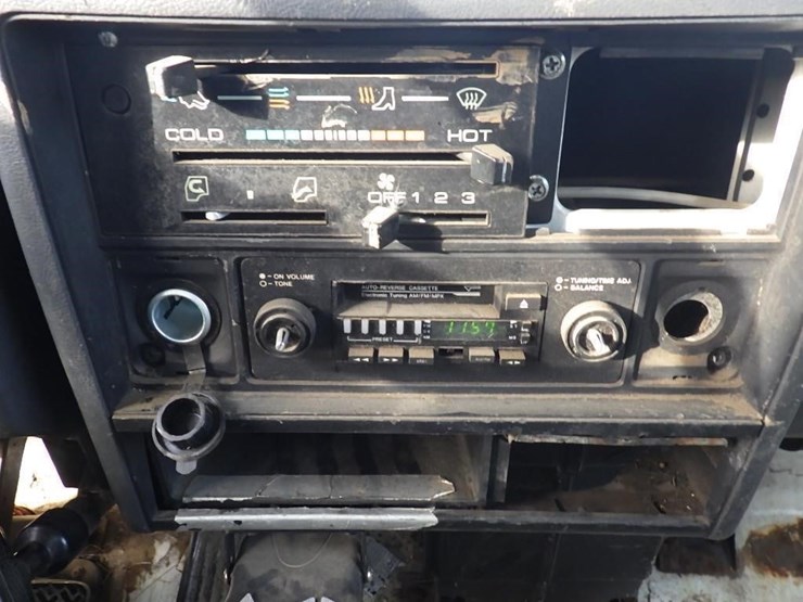 1992-isuzu-npr-image-27