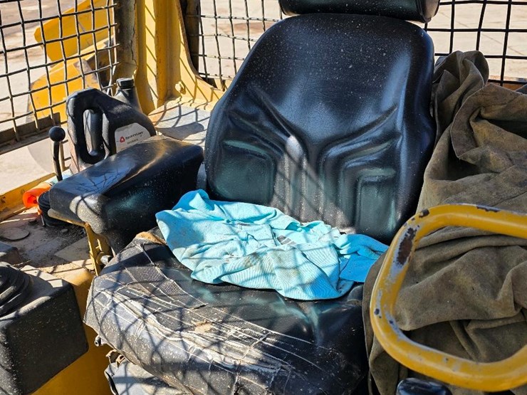 2007-caterpillar-d5g-image-13