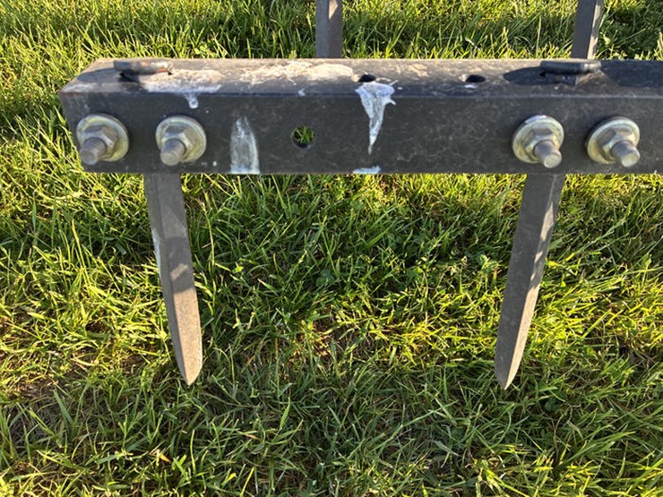 2014-john-deere-2210-image-55