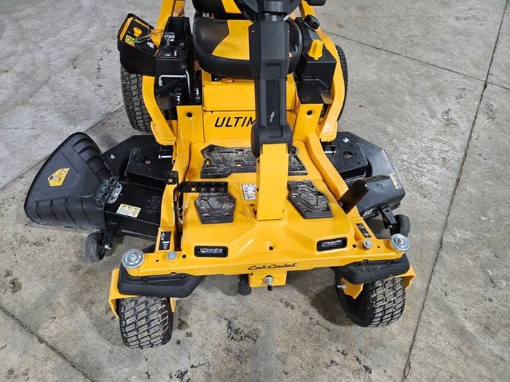 #699-•-2024-cub-cadet-ultima-zts2-zero-turn-mower-image-9